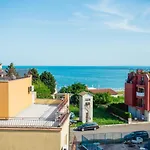 Dolphin Hotel 2*