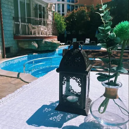 Dolphin מלון רבדה