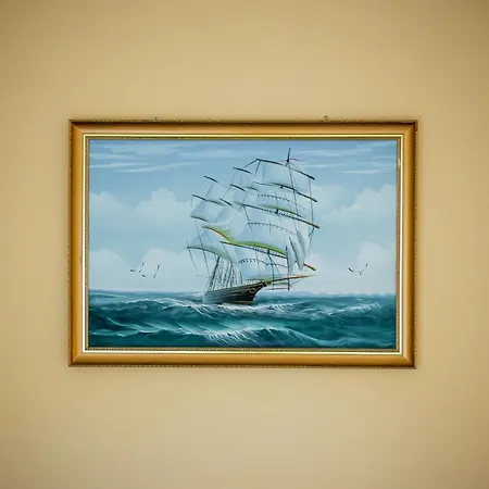 Dolphin Szálloda