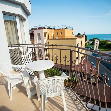 Dolphin Хотел 2*