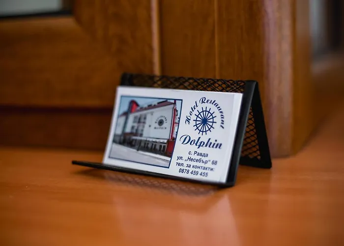 Dolphin Хотел Равда